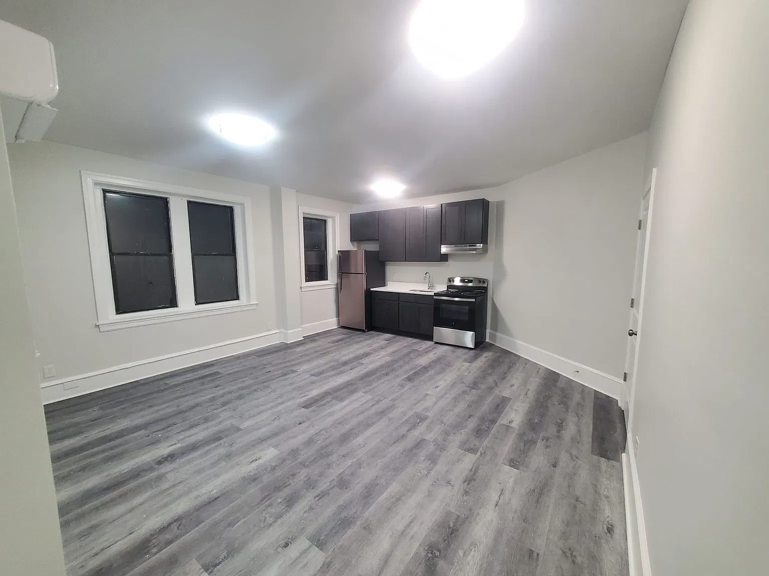 The New Sandiford Apartments | Upgraded Brand New Renovated 2 bedroom, 1 Bathroom apartments — Photo 2