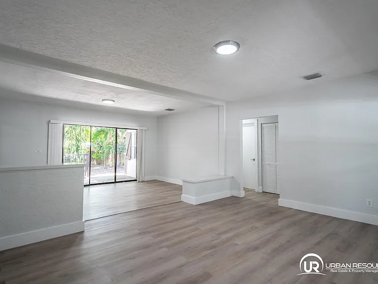 1691 NE 143rd St — Photo 11