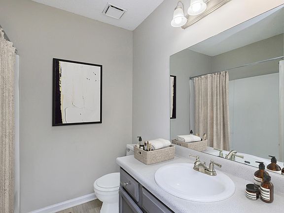 4th image of 200 Lexington Dr #902A
