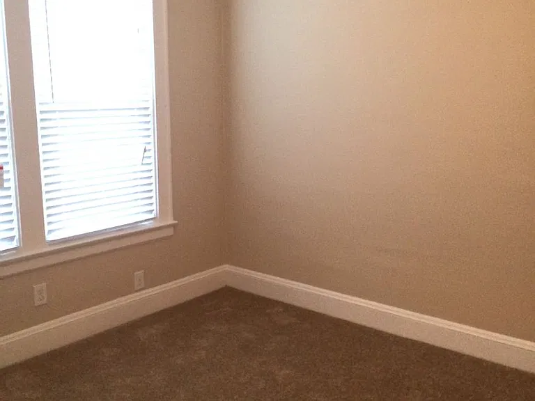 2424 Glenmary Ave — Photo 6