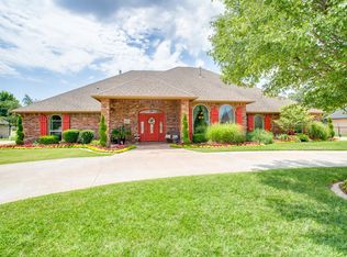 5601 Pheasant Run Dr, Enid, OK 73703