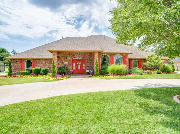 5601 Pheasant Run Dr, Enid, OK 73703