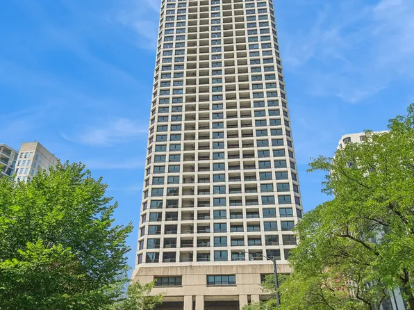 1030 N State St, Chicago, IL