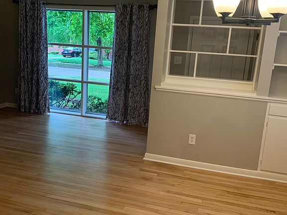 3rd image of 23871 Ithaca Ave