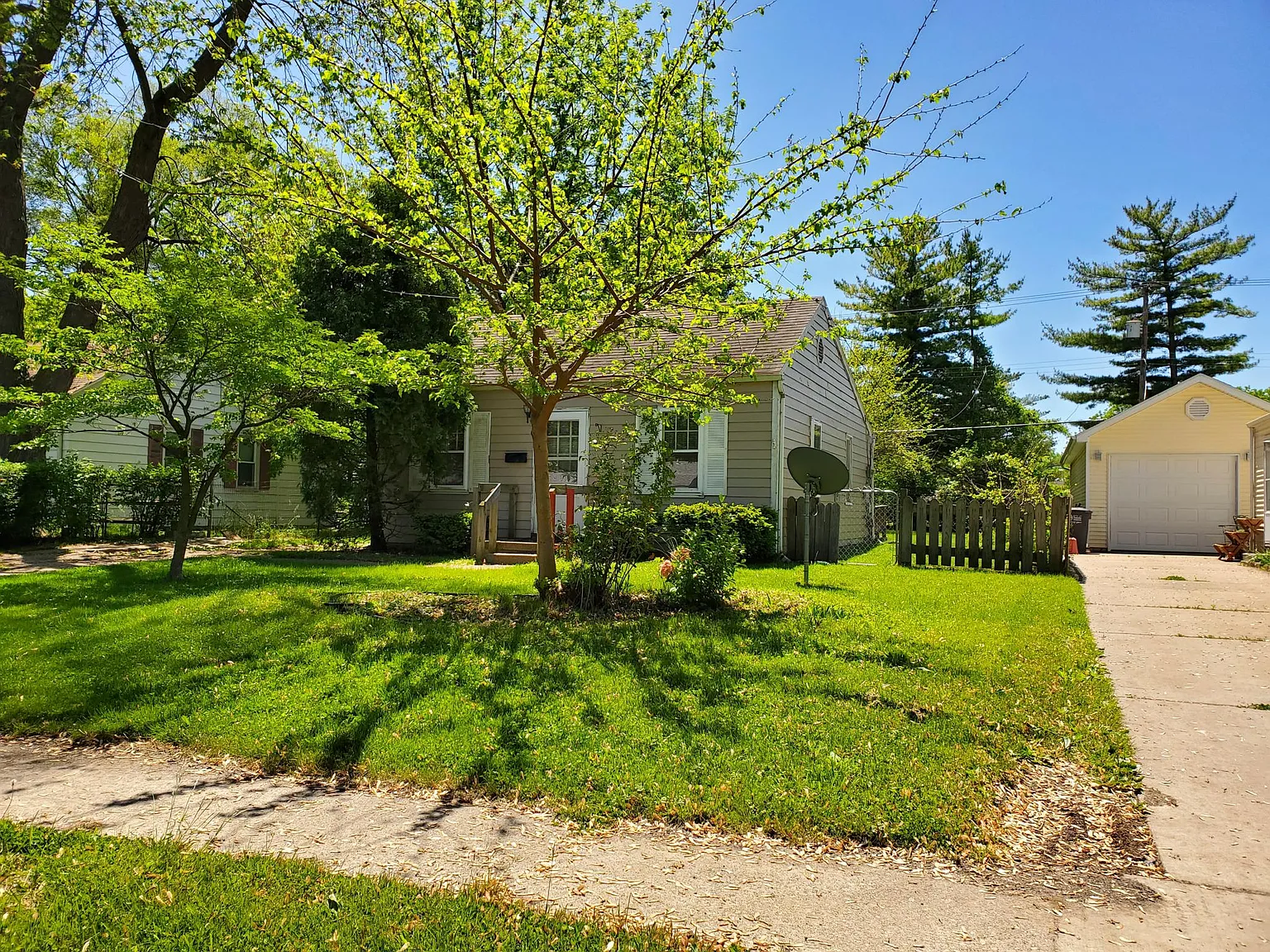 2 bed, $1,095 — Photo 2