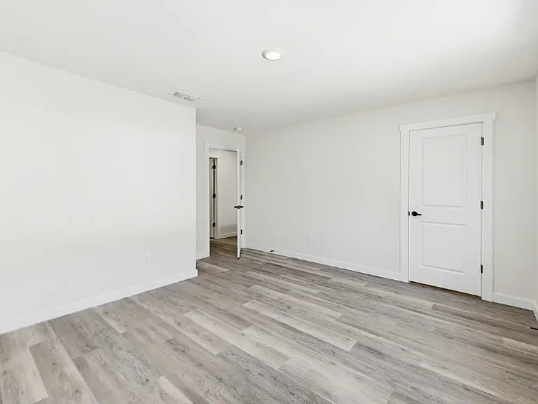 824-954 4th Street Pl SE — Photo 12