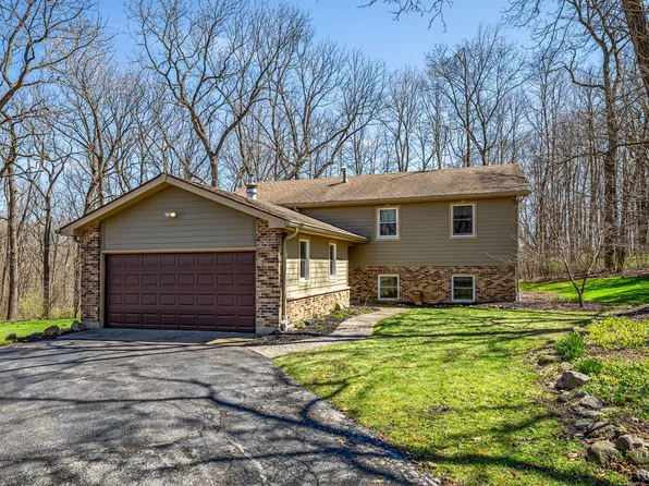 14618 Dogwood Ln, Woodstock, IL 60098