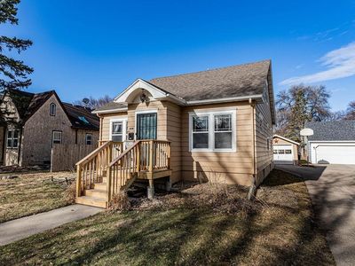 1222 2nd St N, Fargo, ND, 58102