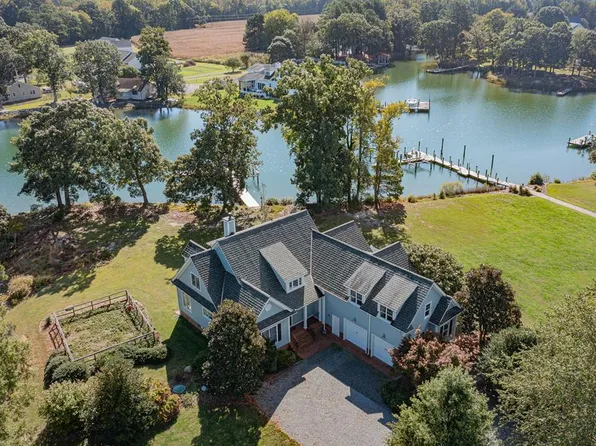 336 Old Point Rd, White Stone, VA 22578