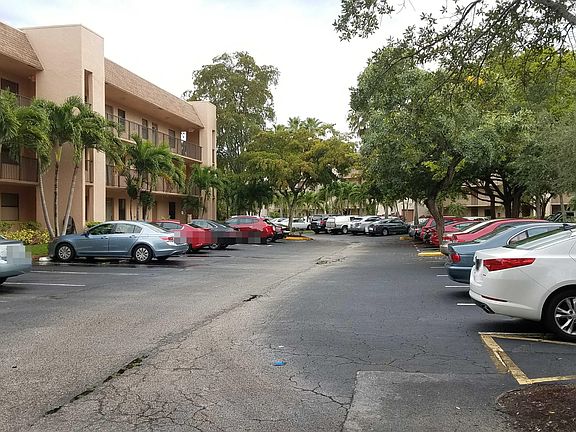 4th image of 10433 Sunrise Lakes Blvd APT 309
