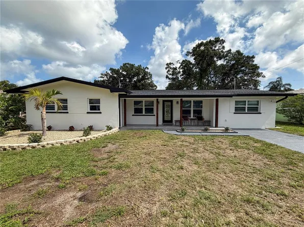 1446 Admiral Woodson Ln, Clearwater, FL 33755