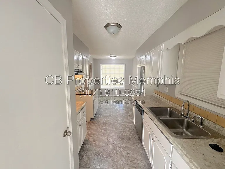 4316 Springwind Rd — Photo 2