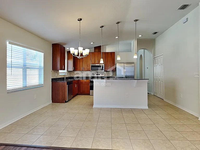 2642 Queen Alberta Dr — Photo 3