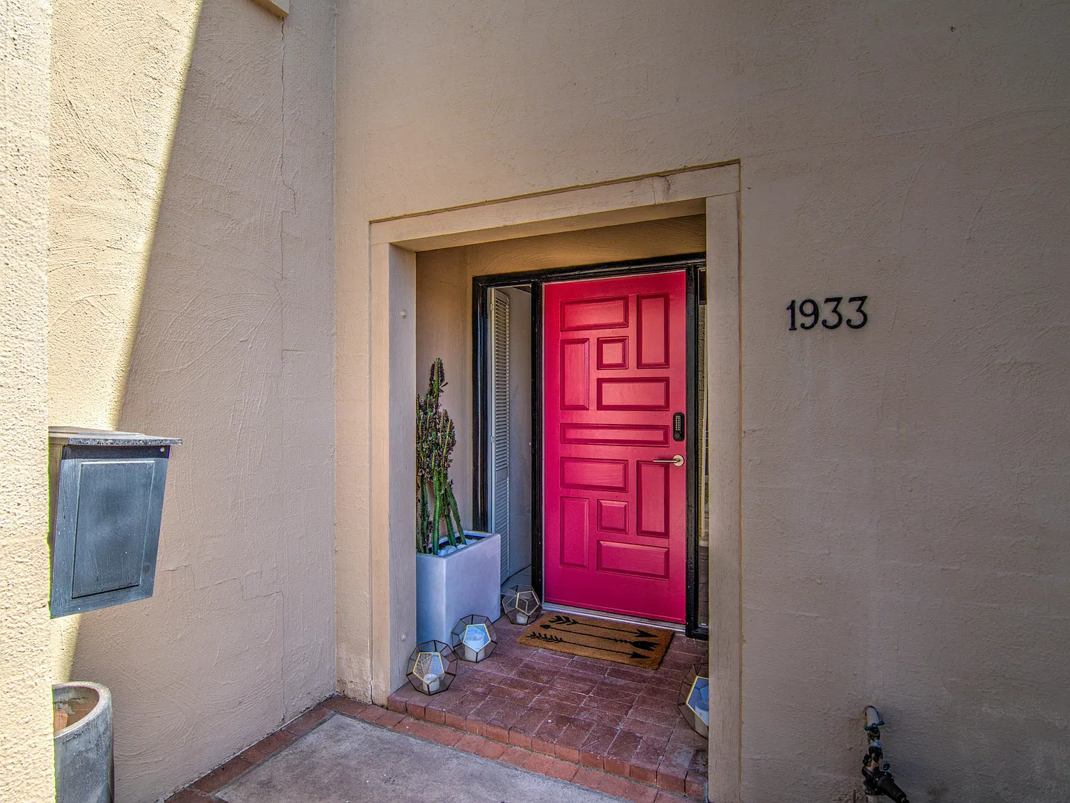 20th & Camelback — Photo 3