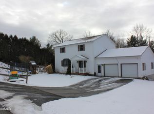 164 Oak Hl, North Adams, MA 01247