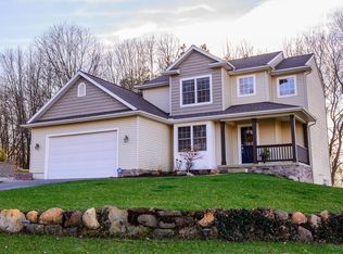 4092 Amazon Dr, Lowell, MI 49331