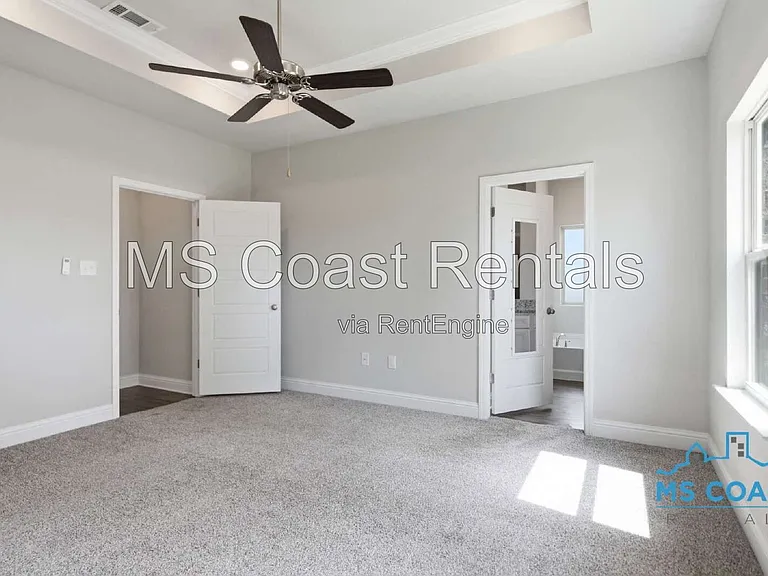 5543 Overland Dr — Photo 14