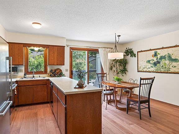 5th image of 408-410 Cardigan Rd
