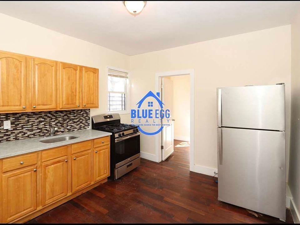 1st image of 2832 W 19th St #2L