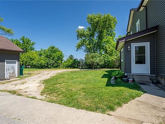4th image of 2213 Knoll Dr