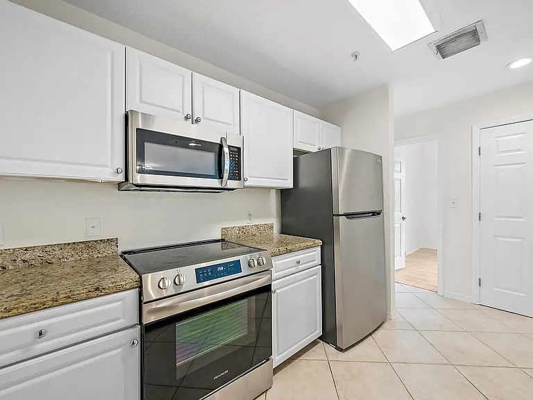 1209 Main St #304 — Photo 2