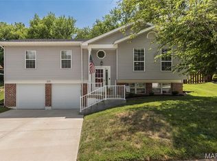 555 Vernal Hill Ct, Ballwin, MO 63021