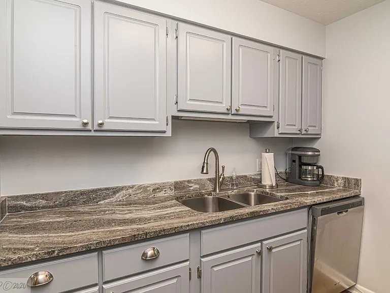101 E Lockhaven Dr #C — Photo 14