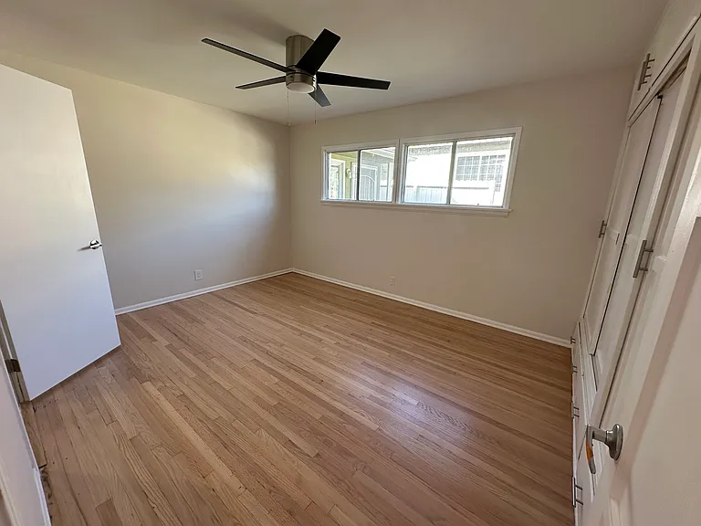 1033 Pearl St #1 — Photo 14
