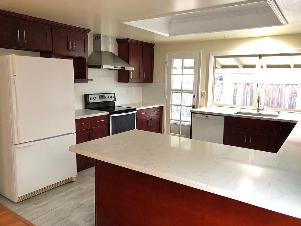 1st image of 1581 Petal Way #1