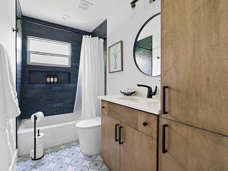 2102 Falcon Hill Dr — Photo 20