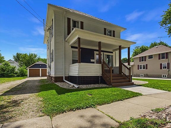 3rd image of 450 2nd St