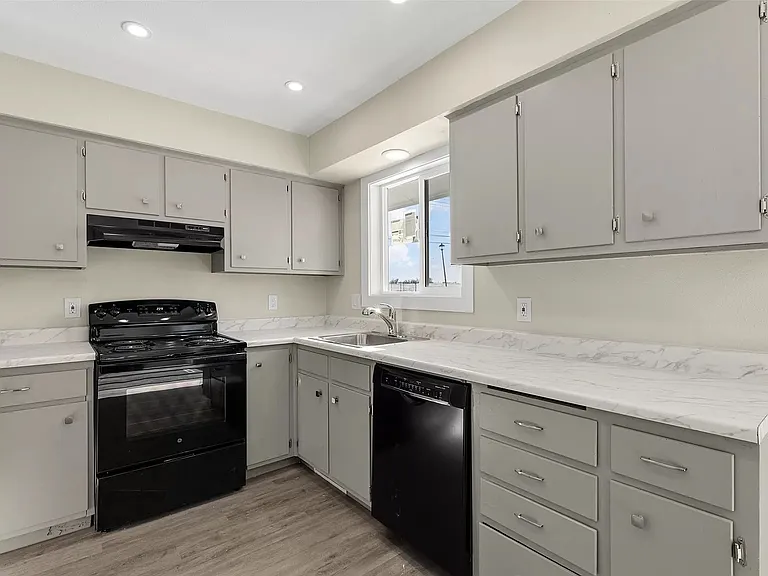 5120 Woodbird Ct — Photo 6