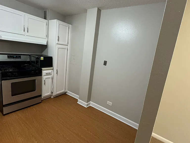 2201 S Stewart Ave — Photo 11
