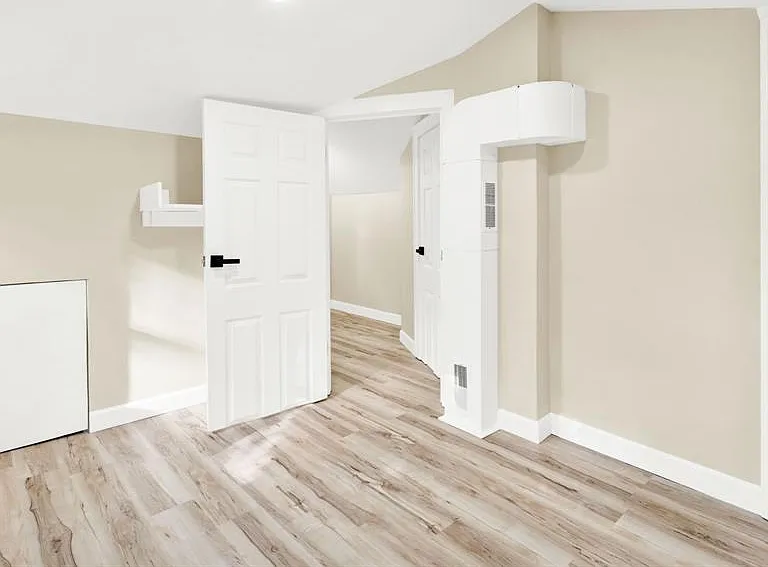23248 Helen St — Photo 21