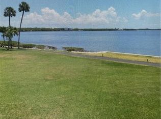 3432 NE Causeway Blvd APT 203, Jensen Beach, FL 34957