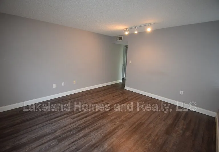 1005 S New York Ave #1 — Photo 5