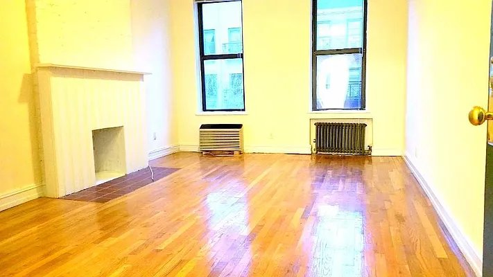 Rented by HOME RESIDENTIAL LLC | media 7