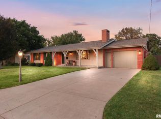 526 Brentwood Rd, Morton, IL 61550