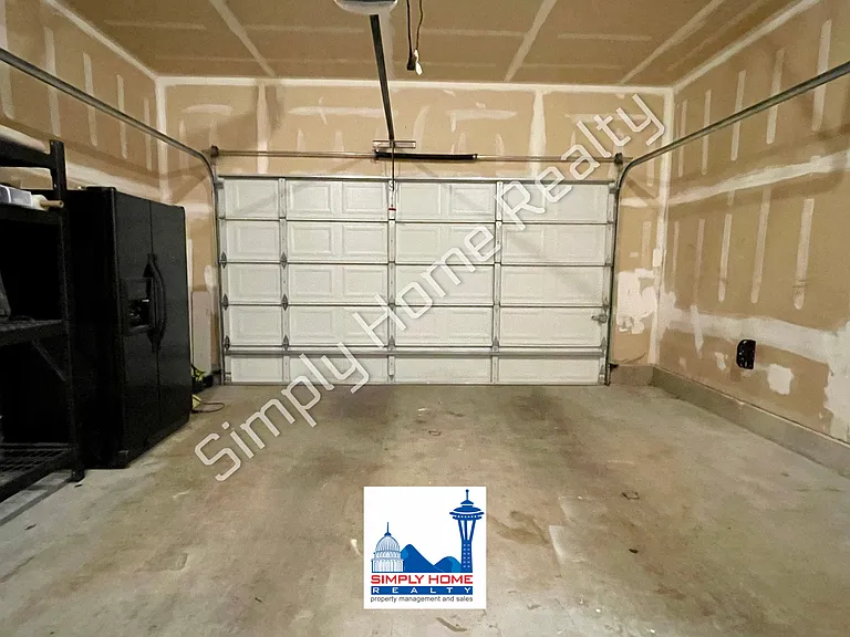 4520 Freemont St NE — Photo 23