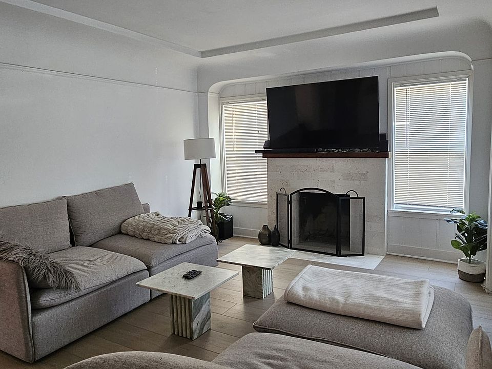 1st image of 812 N Curson Ave