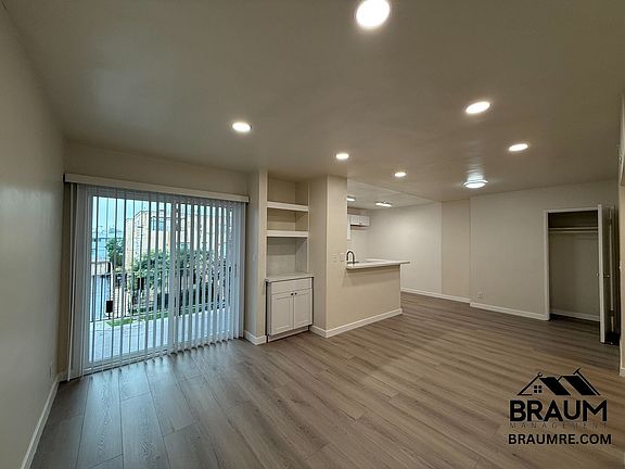 4th image of 5252 Hermitage Ave APT 7