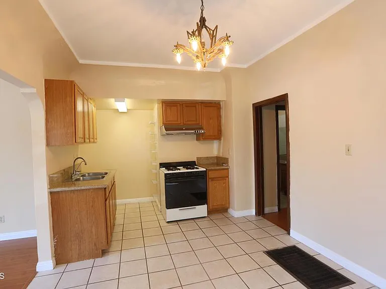 126 S Olive Ave #D — Photo 7