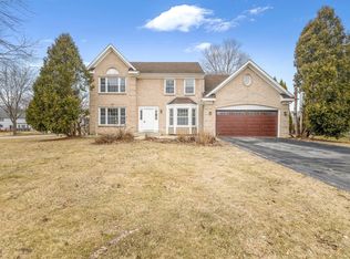 256 Hill North Dl, Gurnee, IL 60031