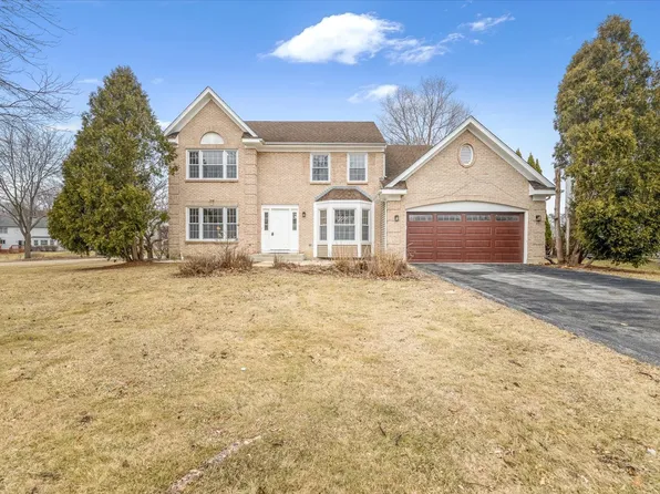 256 Hill North Dl, Gurnee, IL 60031