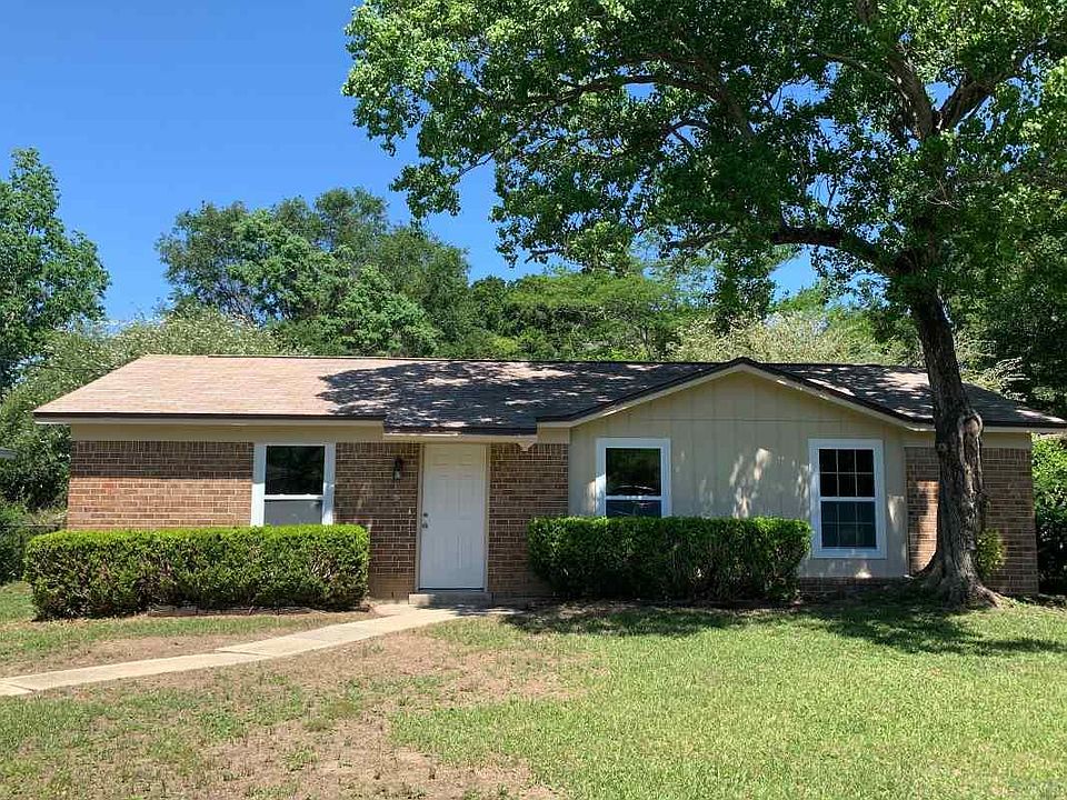 1st image of 2022 Woodbury Dr