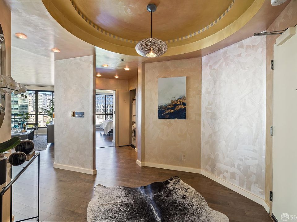 1st image of 300 3rd St APT 1101