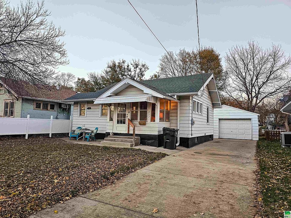 1st image of 2321 W 2nd St