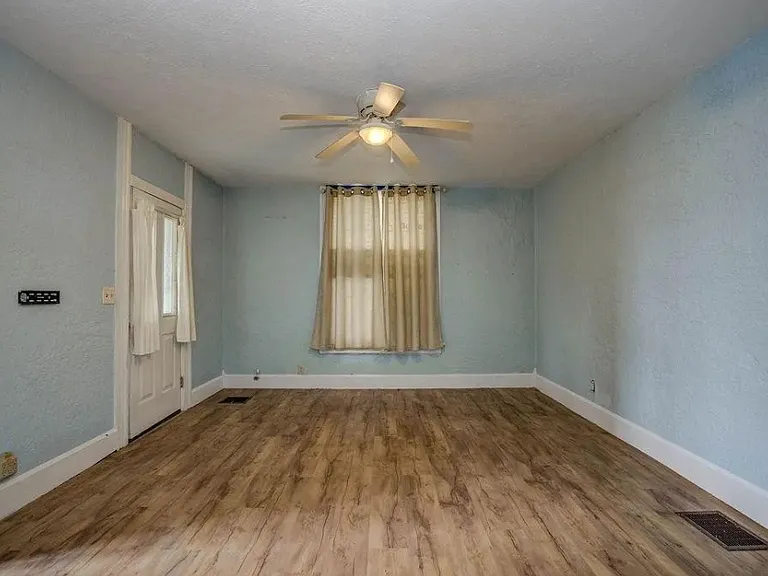 330 W Withrow St — Photo 7
