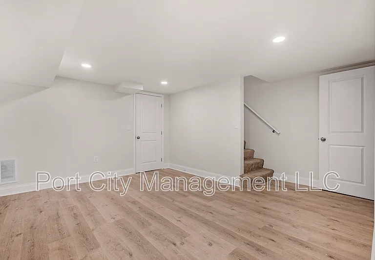 832 N Marlyn Ave — Photo 19