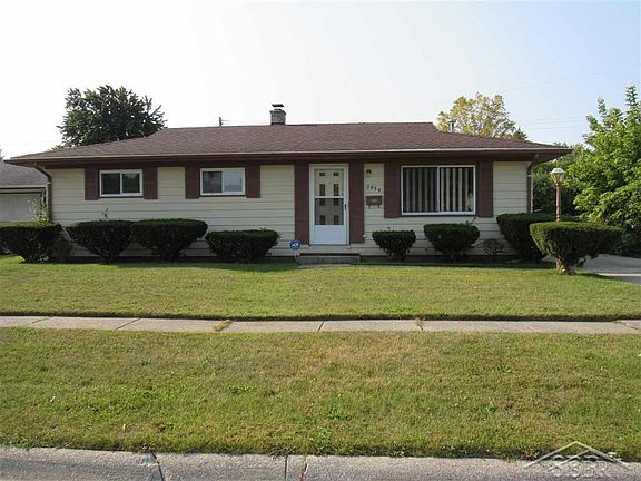 2nd image of 2834 Kensington Dr